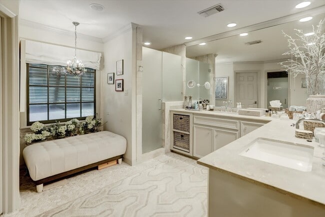 Building Photo - 3735 Del Monte Dr