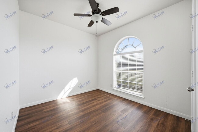Building Photo - 328 Meadow View Ln