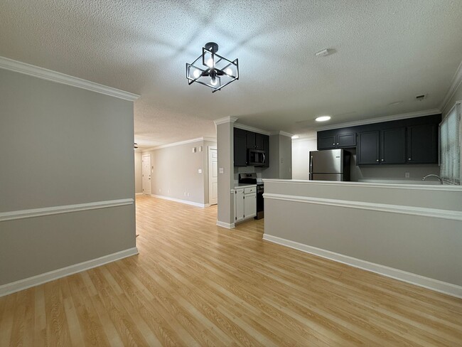 Building Photo - Spacious Two Bedroom, 2nd Floor Condo with...