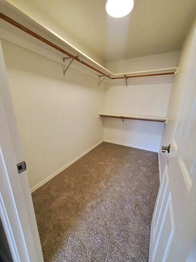 Building Photo - Quartz Ave 3plex/Ariserem-014