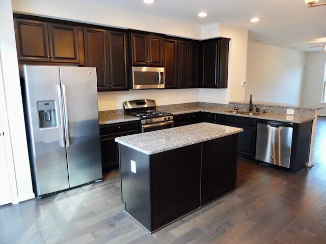 Building Photo - 7723 Duncannon Ln
