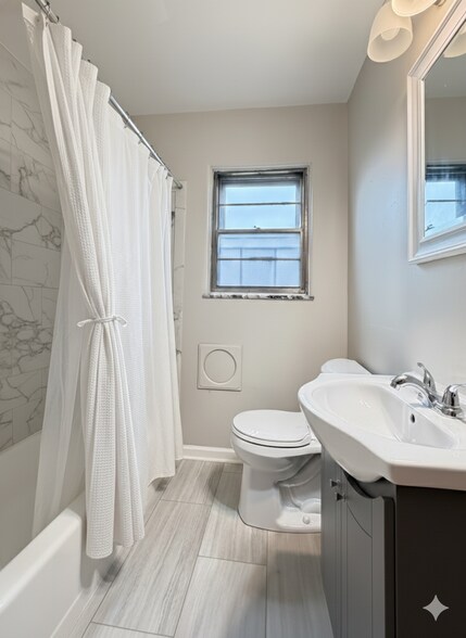 Building Photo - 5430 E 11th St