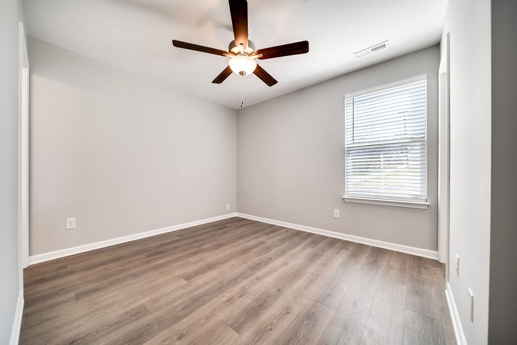 Building Photo - 348 Kristen Ct