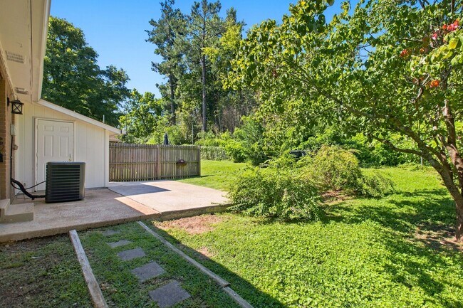 Building Photo - 316 Lorna Dr