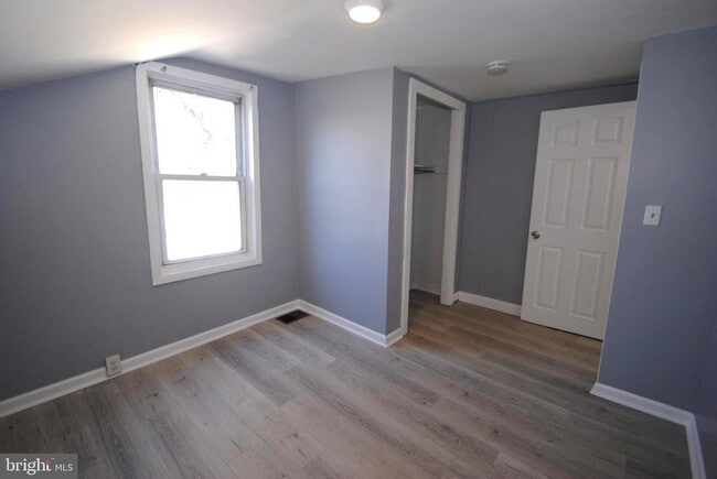 Building Photo - 414 Lawrence St