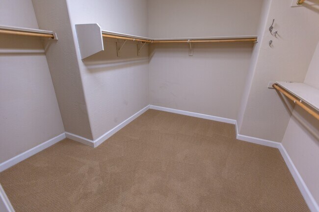 Building Photo - 4700 S Fulton Ranch Blvd