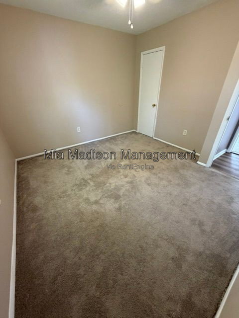 Building Photo - 9406 Dunwoody Dr