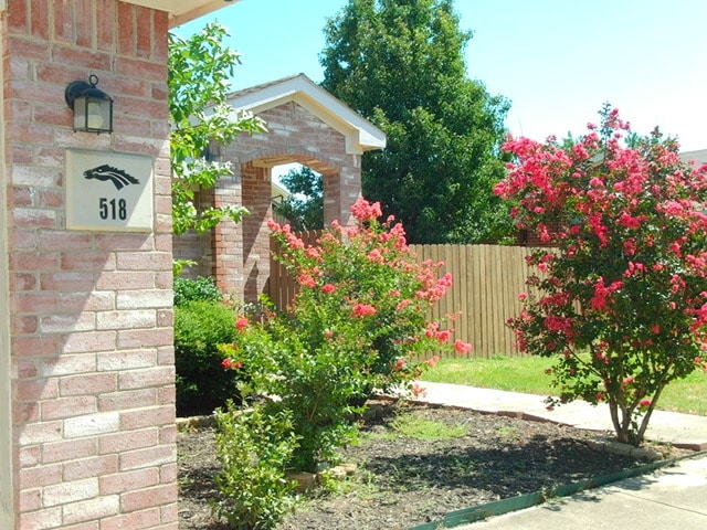 Building Photo - 518 Lone Star Park Ln