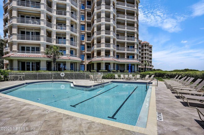 Building Photo - 426 Beachside Pl