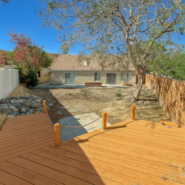 Building Photo - 39518 Chalfont Ln