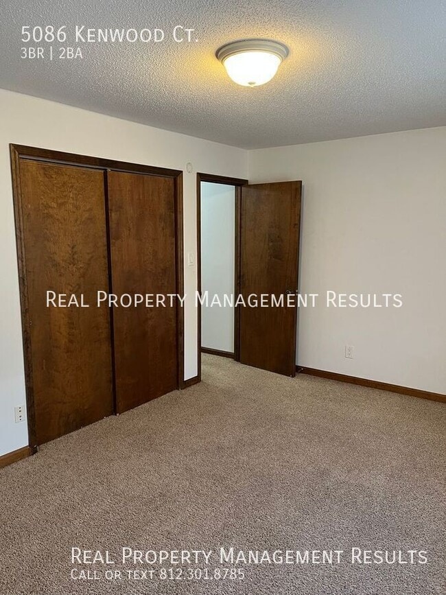 Building Photo - 5086 Kenwood Ct