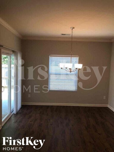 Building Photo - 5037 Bella Ct