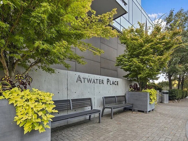 Building Photo - 841 S Gaines St