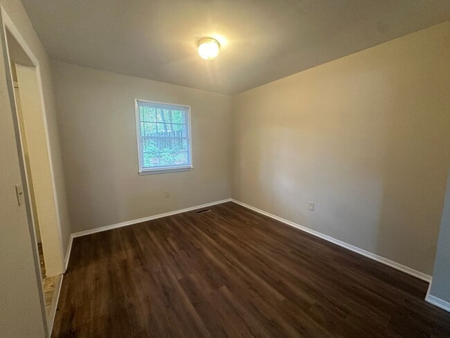 Building Photo - 705 Buena Vista Dr