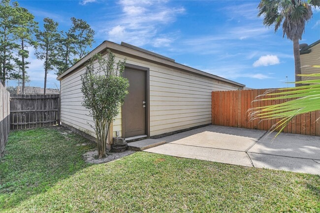 Building Photo - 23624 Wildwood Green Way