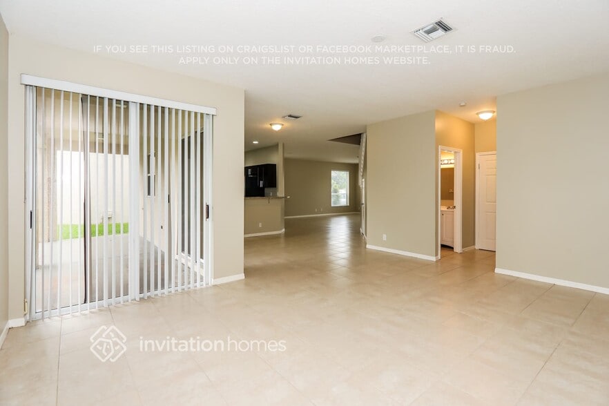 Building Photo - 10873 La Salinas Cir