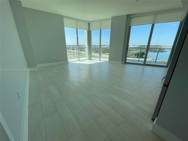 Building Photo - 2000 Metropica Wy
