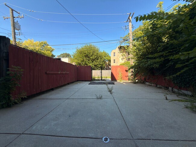 Building Photo - 6110 S St Lawrence Ave