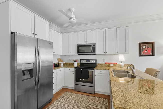 Building Photo - 4 Dearing St