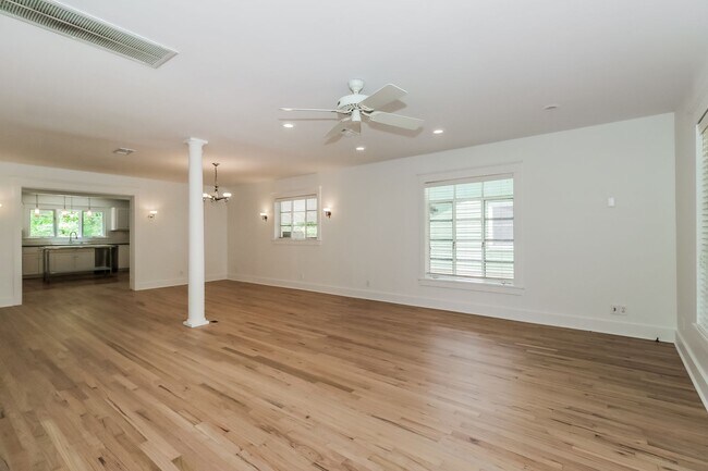 Building Photo - Amazing opportunity in the heart of Centra...
