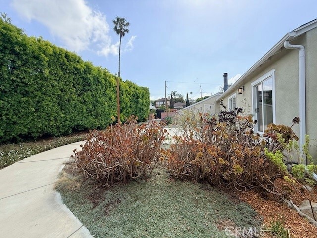 Building Photo - 22215 Susana Ave