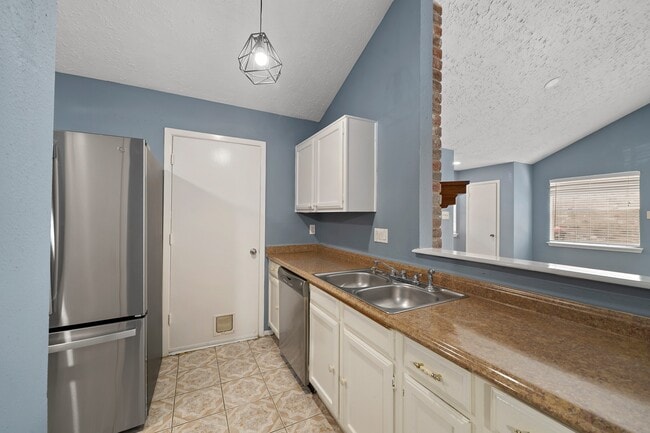 Building Photo - 7116 Haven Creek Dr