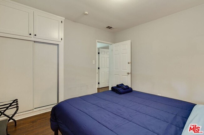 Building Photo - 6659 Amigo Ave