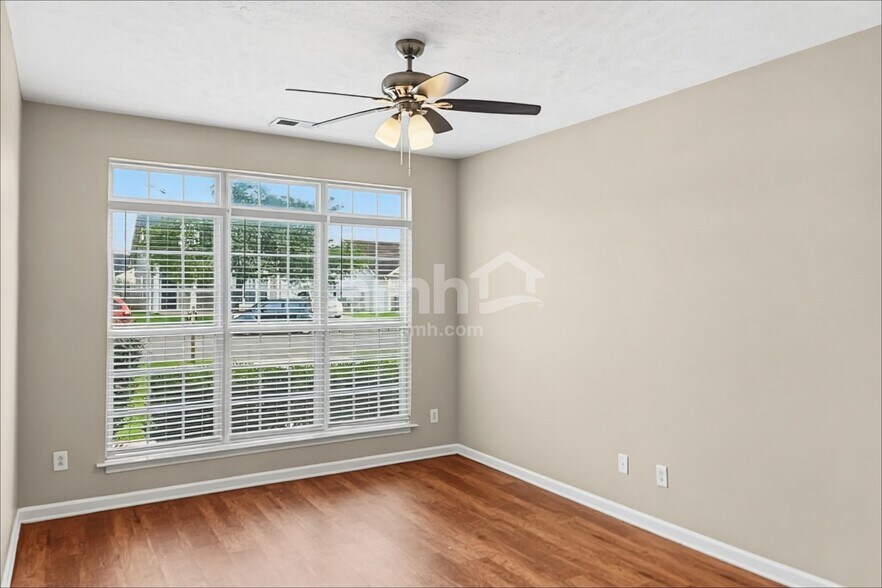 Building Photo - 2738 Pepperdine Dr