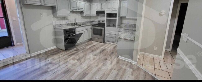 Building Photo - 8143 Ditzler Ave