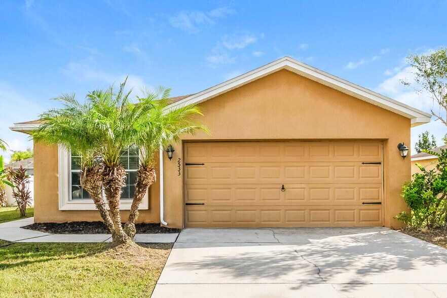 Primary Photo - 2533 Bobby Lee Ln