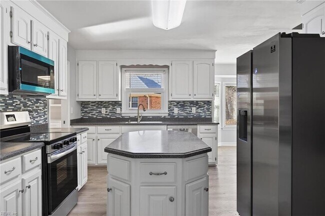 Building Photo - 4741 Michaux Dr