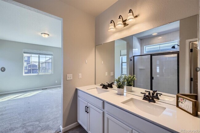 Building Photo - Long Realty & Property Management - Beauti...