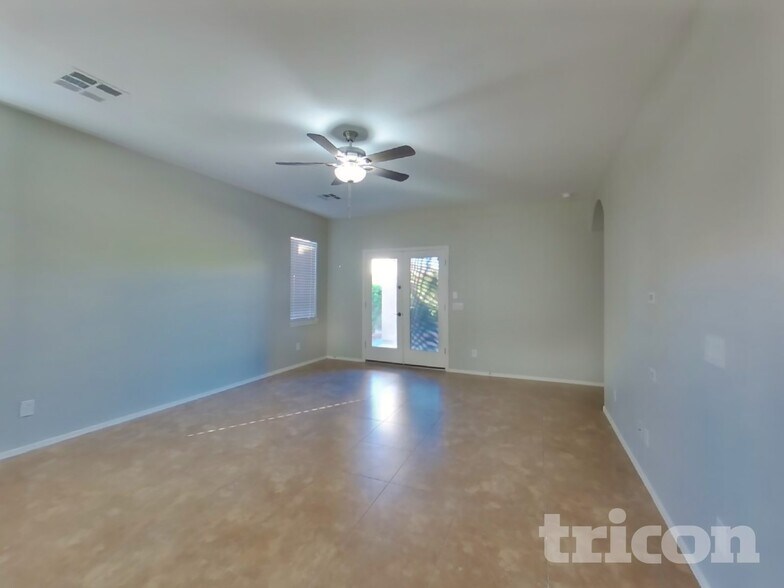 Building Photo - 4908 E Austin Ln