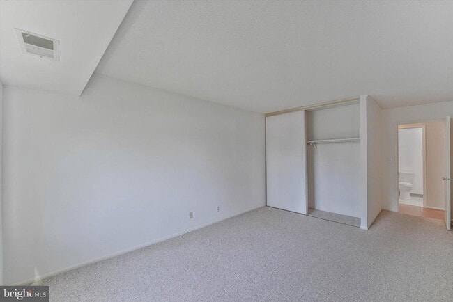 Building Photo - 8360 Greensboro Dr