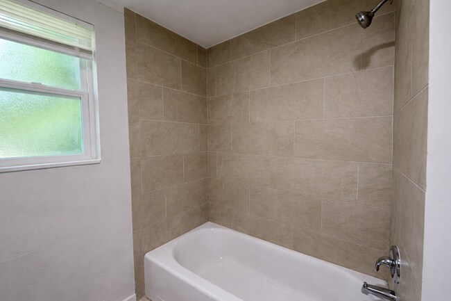 Building Photo - Modern Duplex Living Minutes from Downtown