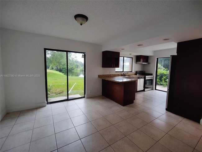 Building Photo - 181 Wimbledon Lake Dr