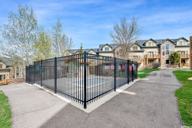 Building Photo - 3562 N Fox Run Dr