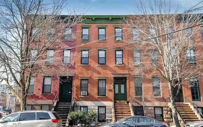 Building Photo - 237 Grove St