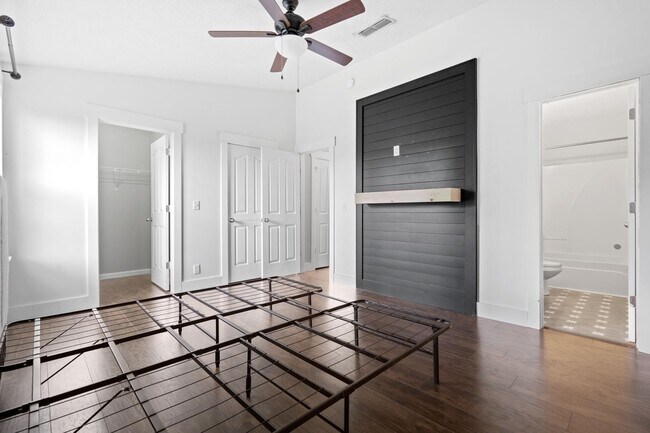 Building Photo - 2128 Victory Gallop Ln