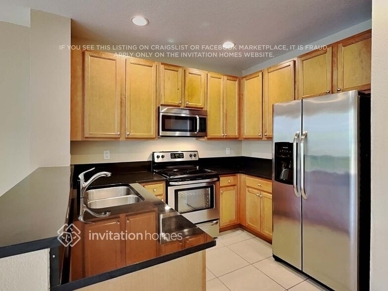 Building Photo - 251 Las Brisas Cir