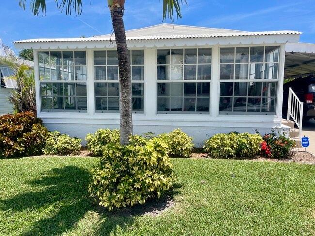 Building Photo - 400 N Hwy A1A