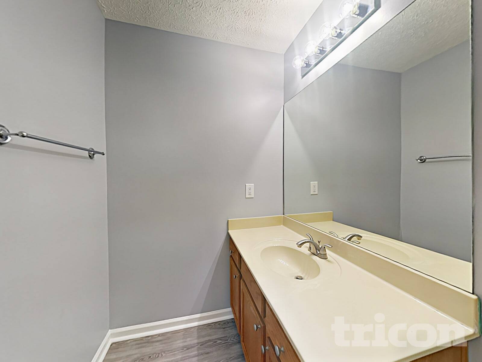 Building Photo - 202 Silver Ridge Dr