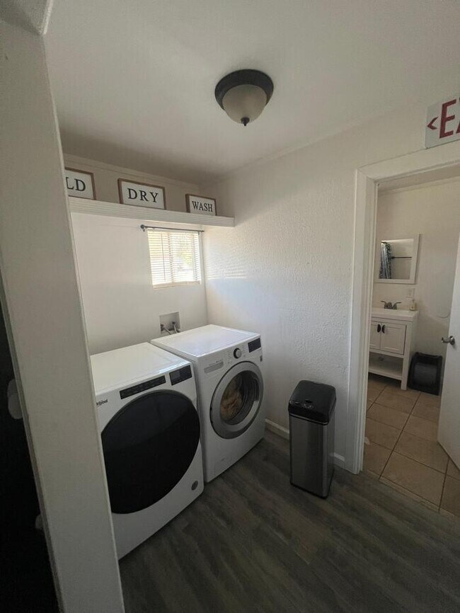 Building Photo - Fully Furnished 3 Bed House for Rent Campbell Ave Riverside CA