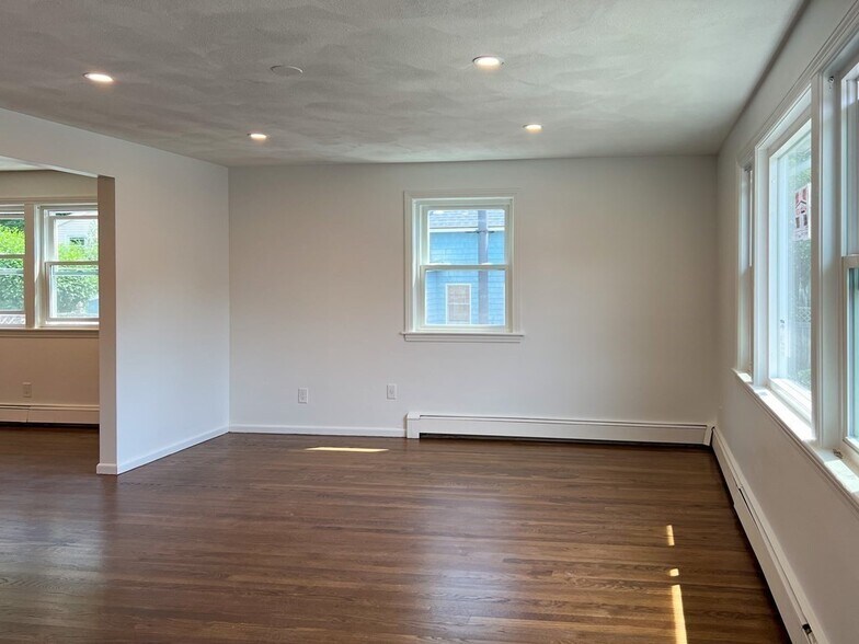 Building Photo - 22 Chandler St