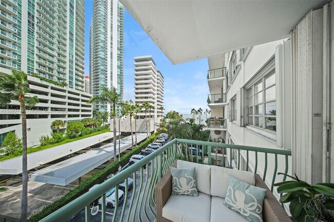 Building Photo - 1408 Brickell Bay Dr