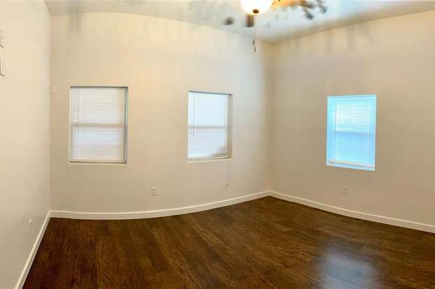 Building Photo - 12042 Carlsbad St