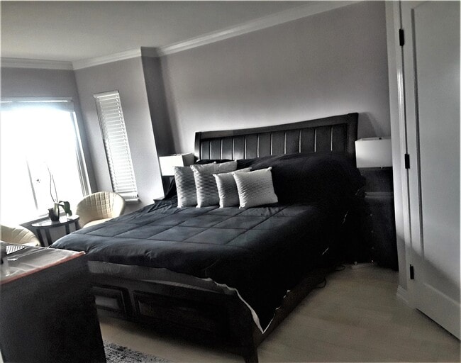 Master Bed - 1580 Great Hwy