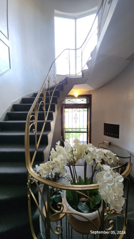 Building Photo - 6202 Nottingham Ave