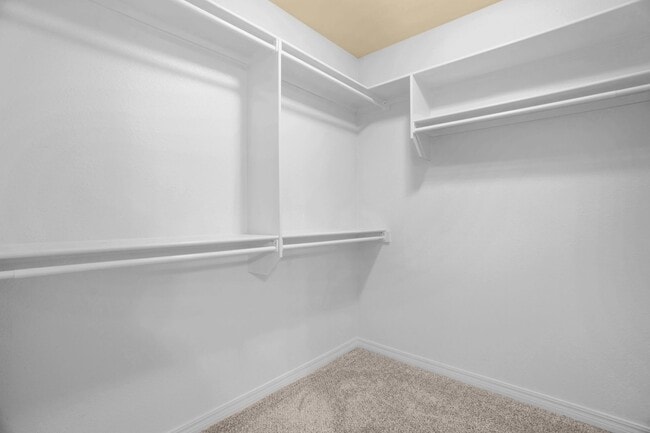 Building Photo - Spacious 3 Bedroom 2 Bath home in Great Location!