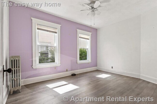 Building Photo - 38 George St